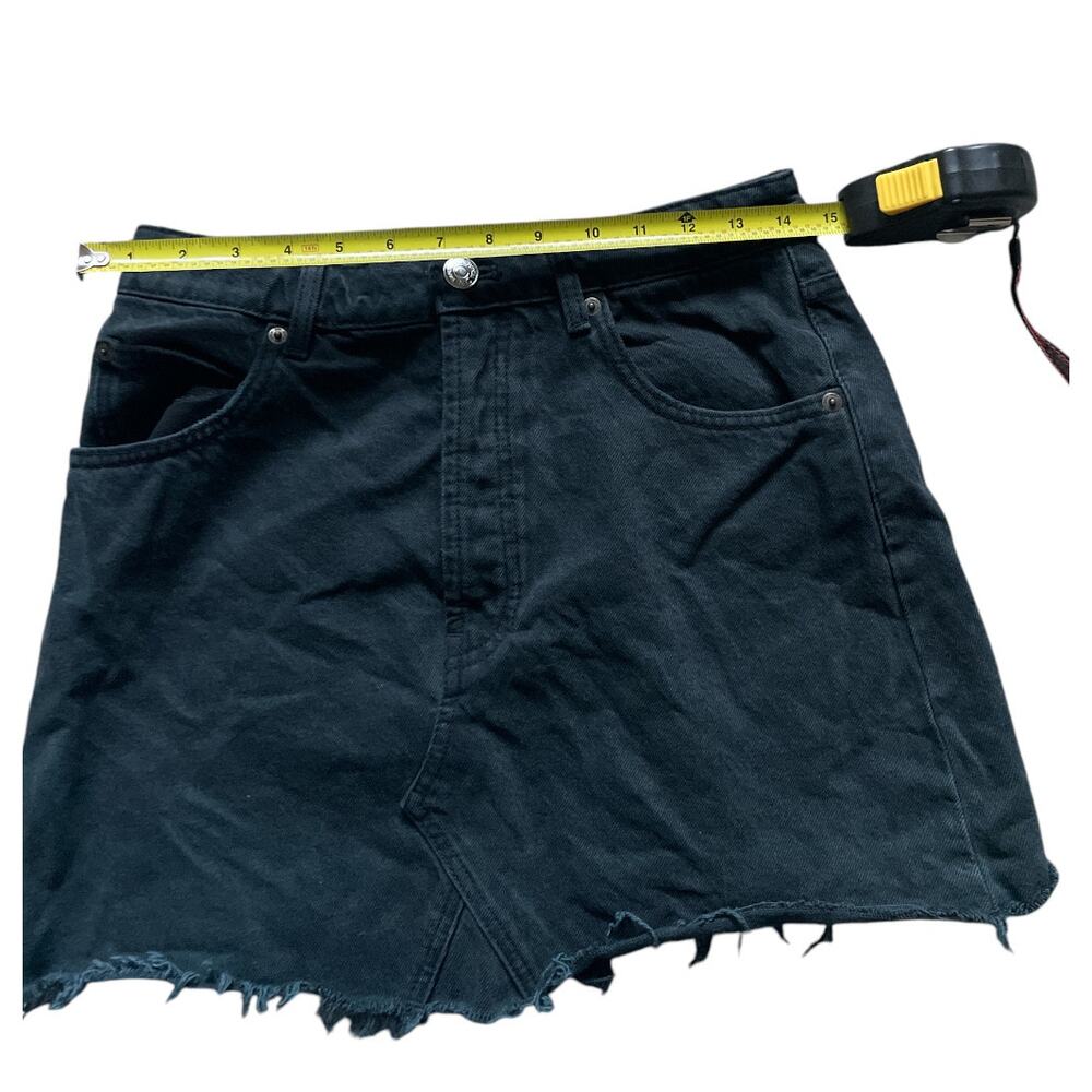 Zara Womens/Teen Black Mini Denim Skirt Button up fly Destressed Hem Size Medium - Picture 3 of 8